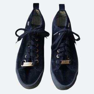 DKNY Black Suede Platform Sneakers Lace Up Gold Logo Low Top Shoes Womens Size 7
